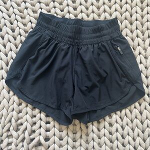 Lululemon tracker low rise short 4”